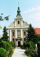 Koci Franciszkanw zbudowany w latach 1753-1770 wg. projektu J. I. Toppera; wystrj kocioa barokowo-rokokowy